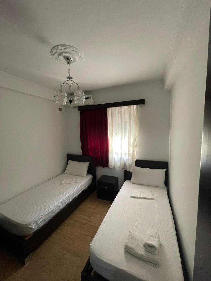 Centre Hotel Берат Экстерьер фото